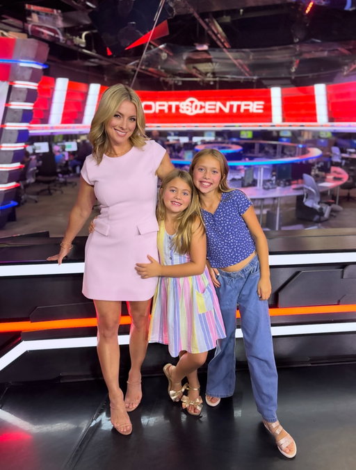 Mini-me Maxxing @tsn_official 🎥 📺 🎙️ Thank you @voula_makeupartist for getting us camera ready!! 💗
