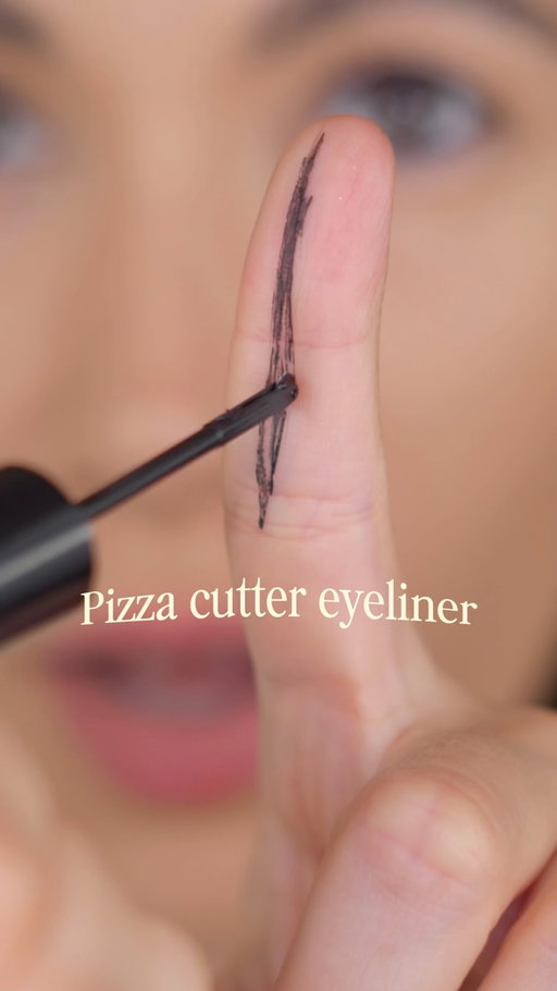 Trying out a pizza cutter eyeliner for my eye makeup today🍕