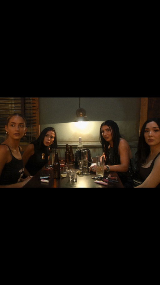 𝙃𝙊𝙏 𝙂𝙄𝙍𝙇𝙎 𝘿𝙊𝙉’𝙏 𝘽𝙐𝙔 𝘿𝙍𝙄𝙉𝙆𝙎: a Grilled Cheese film

by novul 

SEPT 11