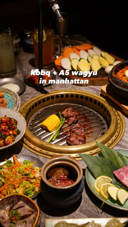 if you’re looking for good value bbq you definitely want to try @ganhoo_bbq ! They’re a blend of kbbq and yakiniku so you can try flavors from both. I always find their quality to be solid for the price point. For Wagyu lovers, they have plenty of choices for A5 Wagyu. Make sure to order  their Clay Pot Marinated Beef Ribs (Altar Beef Ribs) too! The beef cut on both sides so the marinade can soak in and it also makes it more tender! Altar beef is my go-to whenever I’m at Gan-Hoo.

#nycfood #nyceats #eatingnyc #nyceeeeeats #ayce