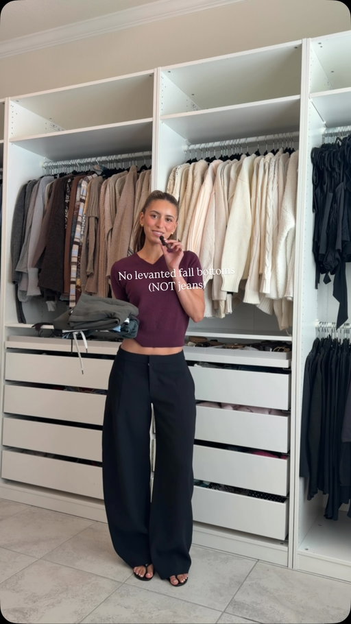 Summer to fall transition bottoms that are elevated + chic (& not jeans!) Love these for when my outfits are feeling a bit too plain/boring! If y’all do want the jeans version, lmk!! :) 

#earlyfallfashion #chicoutfits #fallpants #closetstaples #bestpants 90s chic, elevated fashion, minimalist outfits, summer to fall