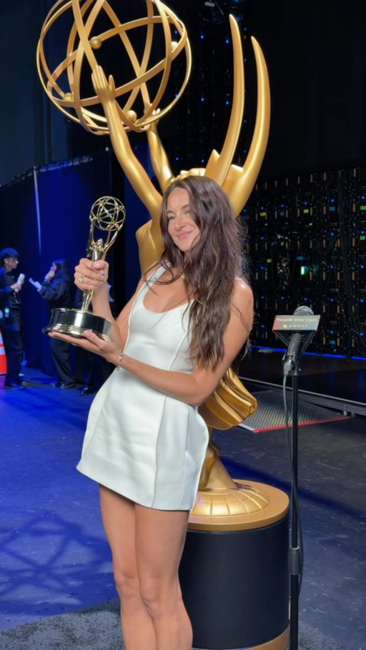 Shailene Woodley celebrates her first Emmy win backstage 💫