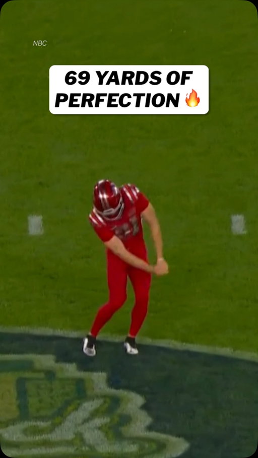 What a punt from Wisconsin’s Sean West 😮‍💨