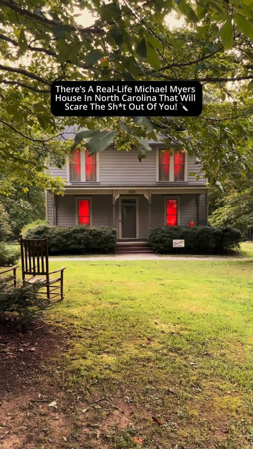 🔪🏚️ WOULD YOU BE BRAVE ENOUGH TO VISIT THIS PLACE? 🌲😨

Hidden deep in the woods of North Carolina stands a real-life replica of the Michael Myers house from the original Halloween movie, and the fact that someone actually built this place is absolutely chilling. 🎃🩸

I’m not easily scared, but this house seriously freaked me the F out. 😳 From the moment you see it behind the fence, there’s an eerie feeling you just can’t shake… like you’re being watched from somewhere in the woods. 🌲👀

‼️ NOTE: This is private property and can only be visited during select scheduled events. The owner occasionally opens the grounds for exterior tours, outdoor horror movies, special events and a souvenir shop. 🎥🍿🔪 No one is permitted inside the house….and honestly, the mystery of what lies behind those walls makes it even creepier. 🏚️

⚠️ Please respect the property, never trespass and absolutely DO NOT attempt to visit without a scheduled event. You can search “Myers House NC” to find information about upcoming dates and events.

I can honestly say this is one of the creepiest places I’ve ever visited… and once was enough for me. 😅🔪 But if you’re a serious horror fan, would you dare to see it for yourself? 👀

➡️ Send this to the person you’d make go with you and follow me @raleighwanderlust for more unbelievable places! 🎃🖤

#northcarolina #myershousenc #michaelmyers #halloween #nc