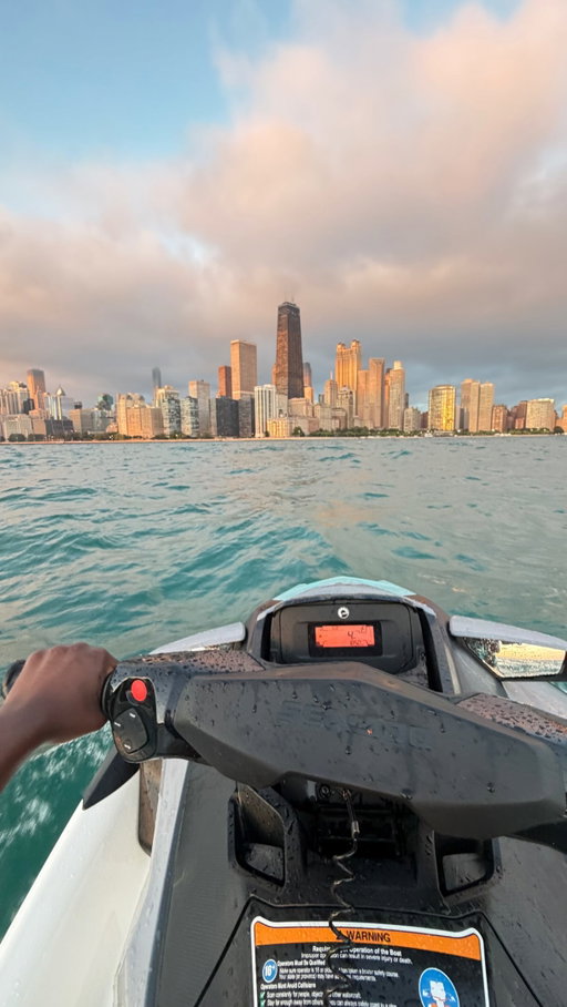 I’m usually not a morning person, but waking up early for this was 100% worth it 🌅🥹 I spent the weekend in Chicago and safe to say as a girlie living in Dallas.. I’m OBSESSED! 

Sunrise Jet Ski experience booked with @nextwavewatersports 🌊 P.S: Normally the lake is NOT this choppy! 

Add to your Chicago itinerary!! Full Chi town itinerary coming soon 💛

#chicagoitinerary #chicity #chicagobucketlist #thingstodoinchicago