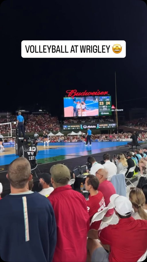 Kentucky and Penn State played in the first ever volleyball game at Wrigley Field and the scenes are unmatched! 🔥

(via X/NCAAVolleyball)