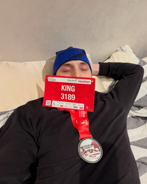 First in the world to win a game of Fortnite while running a marathon 🏆

Much appreciated if you all checked out the video ❤️❤️