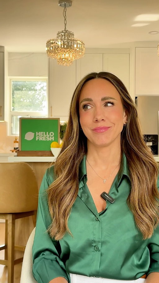 Make your busy back-to-school nights a little less crazy with the new Quick & Easy Collection from @hellofreshca 💚
Get 50% off your first box + free shipping + free sides for life with code LINDSAYSTONE 
#hellofreshlife #hellofresh