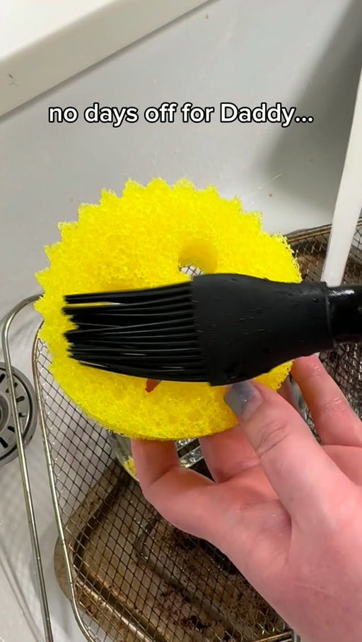 SOMEONE has to clean up after your Labor Day bbq… #laborday #labordayweekend #scrubdaddy