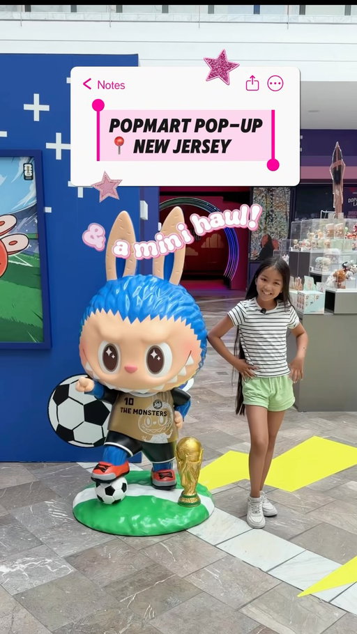 If there’s anything my daughter is an expert on it’s in blind boxes from @popmart 😆 #popmart #popmartpopup #gardenstateplaza #blindbox #popmartunboxing