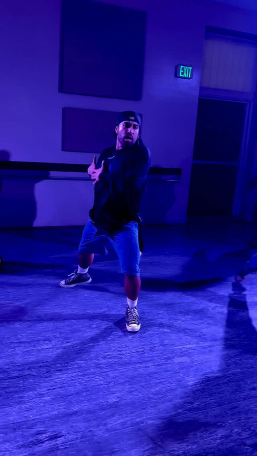 BbY WOW 🩵

This was such a fun one! Felt so good to take class and dance to one of my fave songs! 🕺🏻 Choreography by @laformulafam