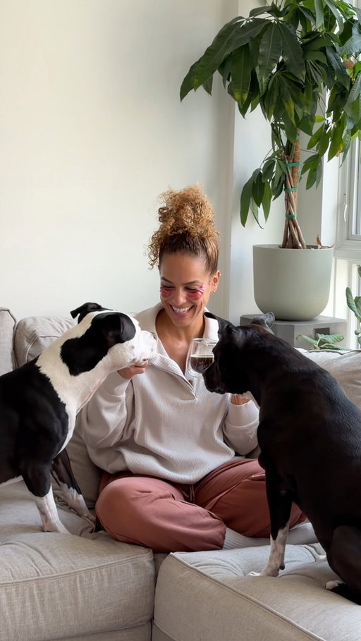 I’m so excited to be working with @GoogleHealth because of Coach - the more I talk to coach, the more coach gets to know me, and it makes the biggest difference 🤌🏽

Yes, it’s about numbers, but numbers don’t always paint the full picture of the nuances of my life and schedule.

I love how I can explain exactly what I’ve got going on, and Coach gives me personalized guidance on how best to recover, how to fuel my body, what to think about based on where I am in my cycle, and how to move my body to feel my best 🥰 #GooglePartner