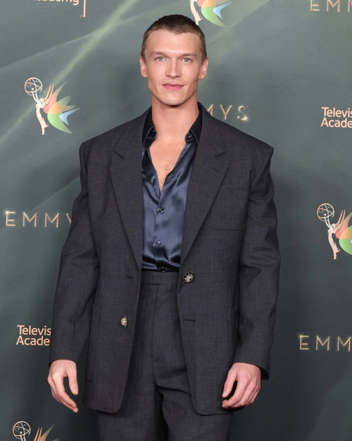 Connor Storrie debuted a new buzzcut while attending the 2026 Creative Arts Emmy Awards with his mom, Linda 🤍