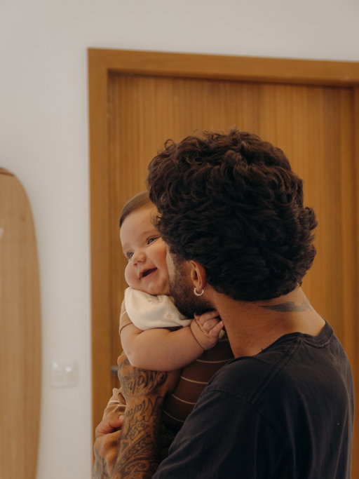 08/09 - Z ta completando 1 ano hoje! ❤️ Que benção você nas nossas vidas meu filho , junto com a Mahina e Koa vc veio pra completar nossa família ! Te amo muito e papai queria muito estar perto hoje! 🤍 @anandamarcal