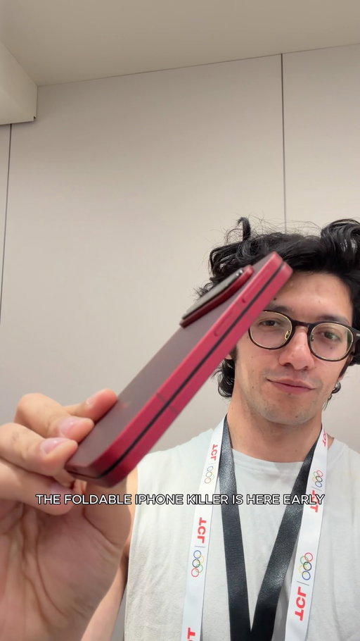 The Foldable iPhone Duo killer? Xiaomi 18 Fold is absolutely STACKED!

• 7.58” 120Hz LTPO OLED
• 5.38” cover display
• 4,000 nits peak brightness
• Xiaomi Xring O3 3nm chip
• 6,000mAh battery
• 67W wired + 50W wireless charging
• 200MP Leica main camera
• 50MP 3.5x periscope zoom
• 50MP ultrawide
• Starts at ¥10,999 in China

This might be the most stacked wide-format foldable yet. 👀