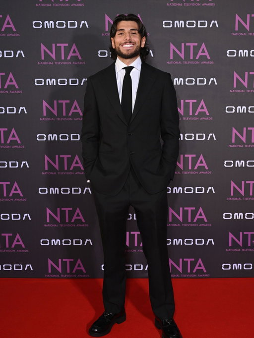 From playing games in my bedroom to the red carpet, life is crazy 🤣❤️