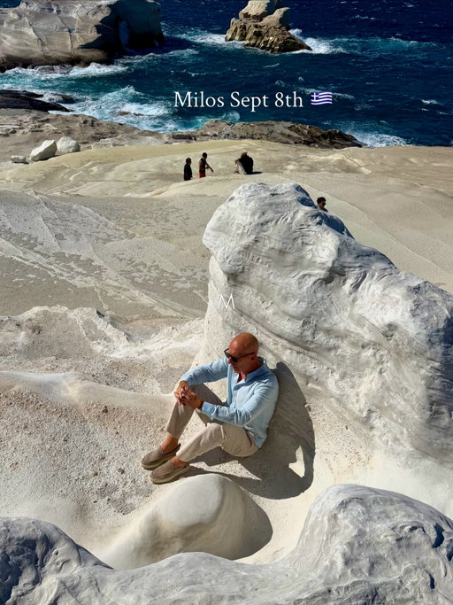 Location for today’s @silversea shoot around Milo’s 🇬🇷🩵

#darrenkbranch 

📷 @helengr33n