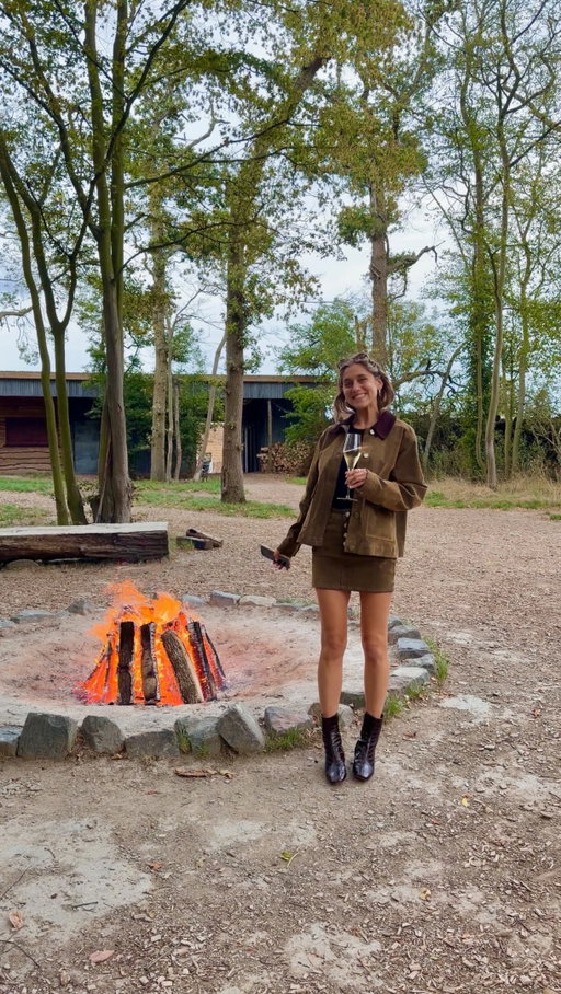 celebrating @lecreusetuk ‘s new forêt collection 🌲

thank you to @bacchus.agency for hosting us at the beautiful @wildernessreserve and to chef @merlin_johnson and his team for a 12/10 meal! 🏕️
