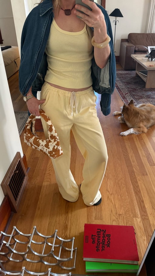Monochrome butter yellow for a little prefall outfit vibe 🧈