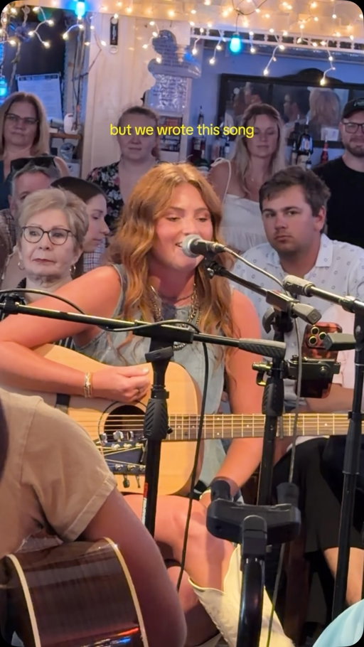 Sometimes the best songs are written under 30 minutes in a garage. This one’s called “Supposed To Be Easy” and I’m forever grateful I got to share it at the Bluebird Cafe 💙

#newmusic #country #countrymusic #singersongwriter #supposedtobeeasy