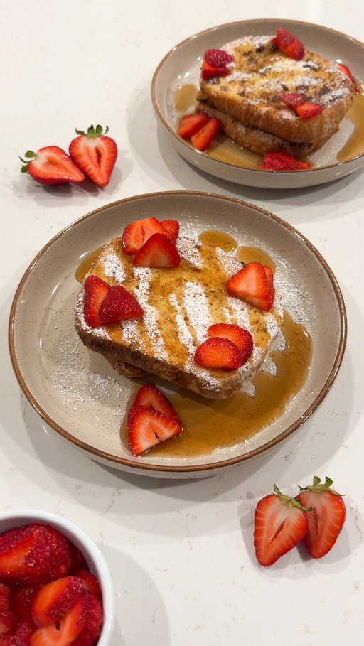 EASY 2 INGREDIENT FRENCH TOAST

Easy, affordable, and the perfect way to use up that ice cream now that summer is over and fall is here!

Breakfast just got a whole lot more fun
What you will need:
* brioche bread (or your French bread toast of choice)
* Vanilla ice cream (really you could substitute any ice cream flavor you’d like!) @breyers 

This is so easy and uses a lot less dishes than traditional French toast! 

Follow along and save this one to enjoy this Fall! 

#breakfastrecipes #easyrecipe #easycooking #frenchtoast #easybaking