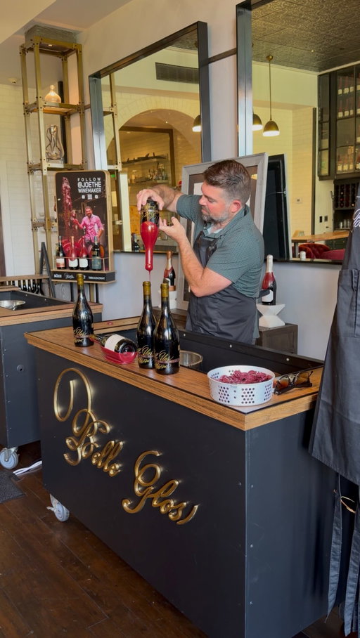 Wax dip your very own @bellegloswines bottle at @quiltandco Napa Valley 🍷