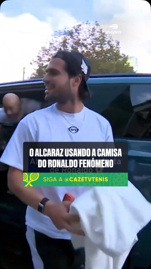 E ESSA UNIÃO? 🫶

Carlos Alcaraz entra em quadra daqui a pouco contra Ben Shelton por uma vaga nas semifinais do US Open e  foi filmado vestido com uma camiseta com a foto de RONALDO FENÔMENO! 🇧🇷🇧🇷🇧🇷

🎥 @usopen

#CoberturaCazéTV #Tênis