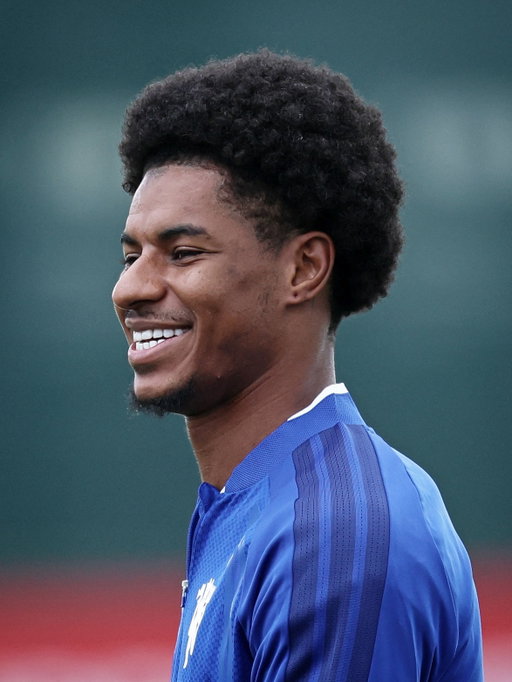 💈 𝟏𝟎𝟑𝟔 𝐃𝐀𝐘𝐒 𝐋𝐀𝐓𝐄𝐑: 𝐔𝐂𝐋 𝐈𝐍 𝐑𝐄𝐃! 🔴🇪🇺

Marcus Rashford returns to Champions League football with Manchester Uniter after last appearance in November 2023.

Man United lost 4-3 against Copenhagen, 1036 days ago… tomorrow, Rashford can be back and start under Carrick 👋🏾

“I am very happy with Marcus. I believe in him”, he said ✊🏾

𝐍𝐞𝐰 𝐡𝐚𝐢𝐫𝐬𝐭𝐲𝐥𝐞, 𝐬𝐚𝐦𝐞 𝐌𝐚𝐫𝐜𝐮𝐬. 💇🏿‍♂️😁