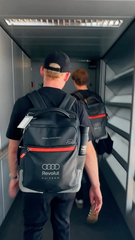 The destination says Madrid. The luggage says @piquadrofficial. The vibe says: Race week. 🏁🇪🇸
