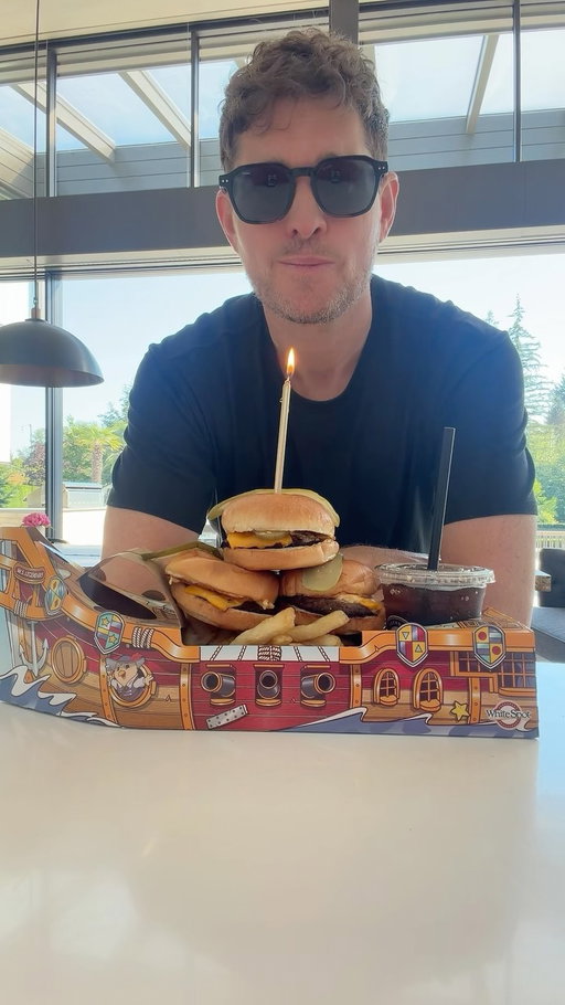 Today’s my birthday. I have the palette of a child but the free-will of a grown man. Less frosting. More fries. #piratepak #anothertriparoundthesun
-
Hoy es mi cumpleaños. Tengo el paladar de un niño, pero el libre albedrío de un hombre adulto. Menos glaseado. Más papas fritas.