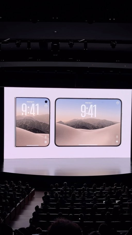 iPhone Duo is here! 🤩 Listen to the live reaction! 

#apple #tech #iphone #iphoneduo #appleevent