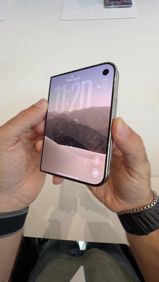 iPhone Duo first look!