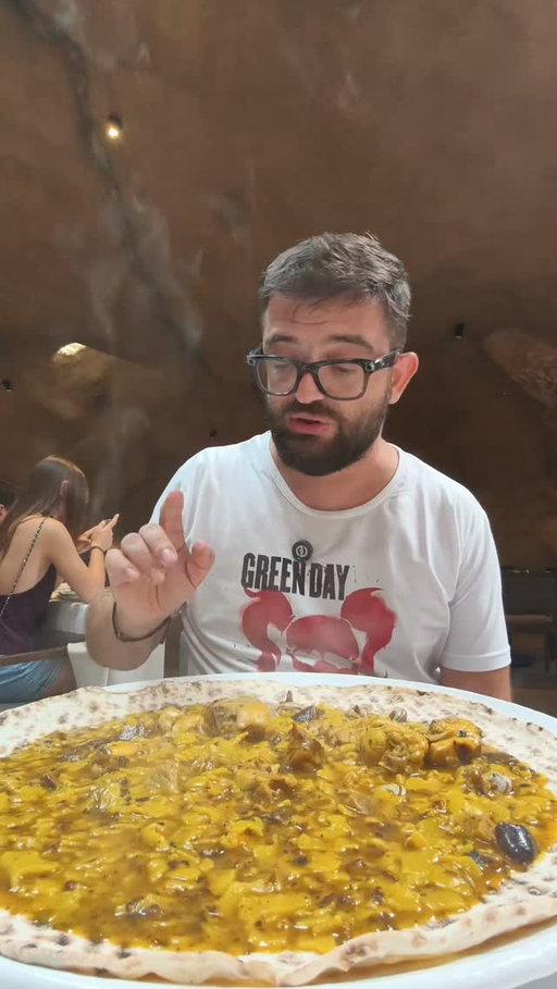 Esto es muy guay, el trato, la cocina, el lugar. La Cueva de Pedro en Almansa es de 10. #bar #restaurante