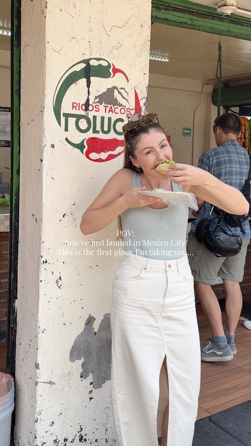 These tacos alone are worth flying all the way to Mexico City for!! 🌮🇲🇽

👉FOLLOW me @gracegrangetravel for travel tips, recommendations & itineraries you’ll actually use!

📍Ricos Tacos Toluca, CDMX

Try them all but don’t skip the verde chorizo they’re 10/10..the best $1 you’ll spend!

🔐 You’ll want to save this spot for your trip to the best city in the 🌍 
•
•
•
#mexicocity #cdmx #mexicocityfood #visitcdmx