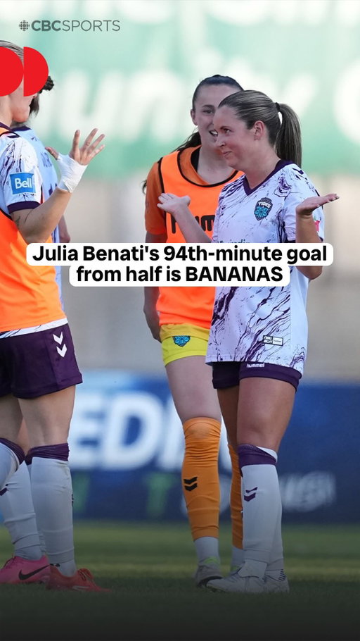“She might be in line for a back-to-back goal of the year” 👀

@amy13walsh and @mackenziebarwell react to Julia Benati’s BANANAS goal in the 94th minute 🤯