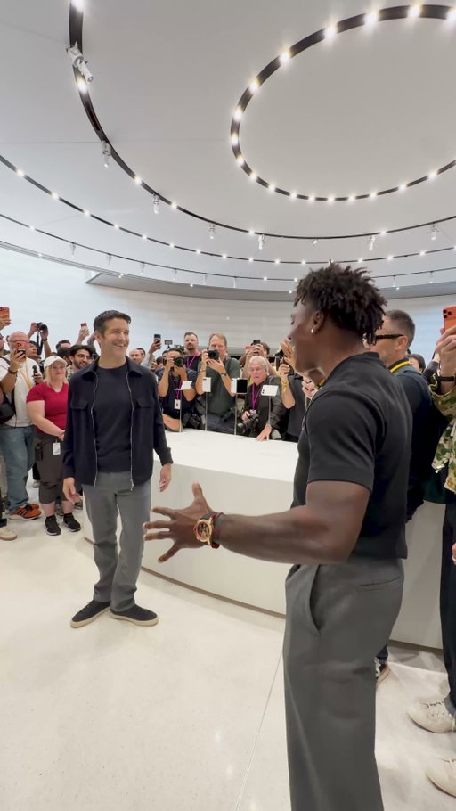 APPLE GAVE ME AN iPHONE DUO