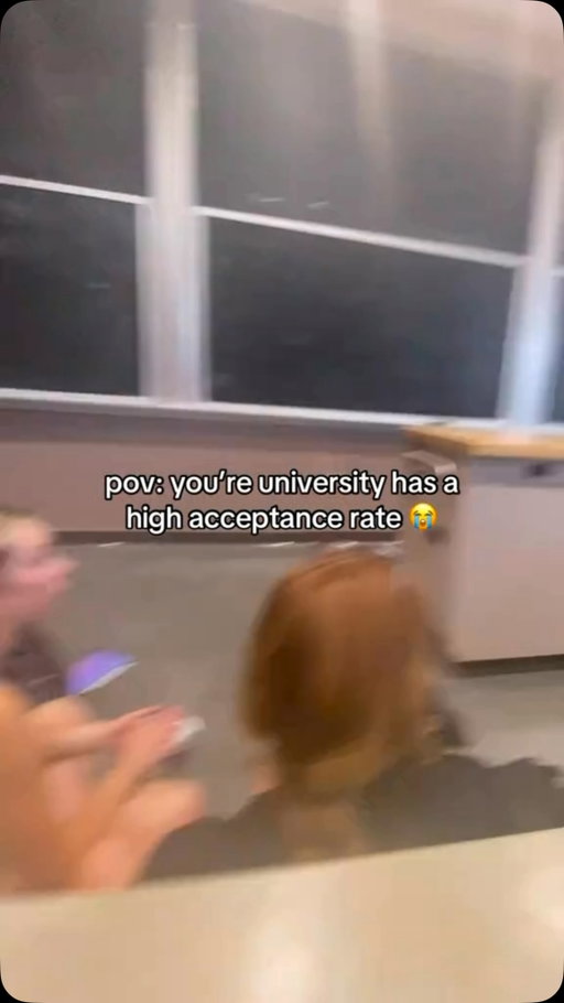 Guess classes are BYOChair now 🤷‍♂️

#cincy #uofcincy #snag #bearcats