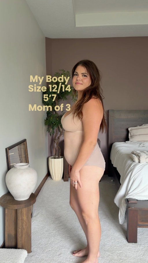 Follow women who look like you! Drop a 🙋🏽‍♀️ in the comments if this is you 🫶🏼

Follow @hiericasuckow for more size 12/14 mom friendly but never Mom vibe outfit ideas

Dress @americaneagle 
Bag @walmartstyle 
Accessories @amazonfashion 

L https://liketk.it/6mY8A