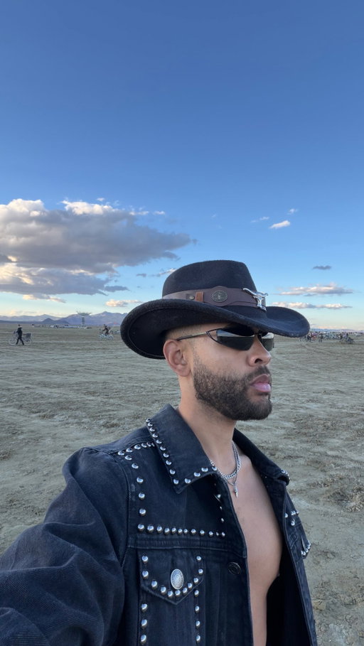 I got a lot of questions about my @burningman experience and I will attempt to answer them via this 3-part series. 😎

Tent: @shiftpod 

#BurningMan #BurningMan2026 #FirstTimeBurner