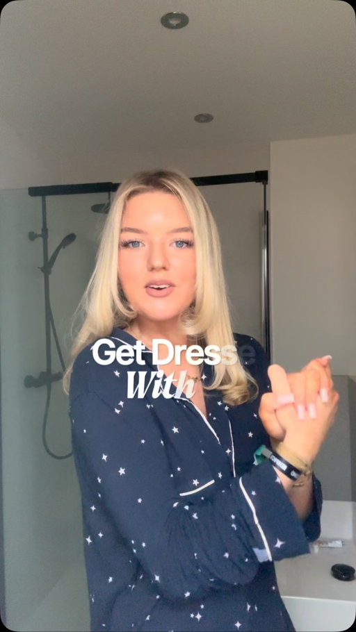 get dressed with me to travel to MADRID!!! we are going to the Spanish Grand Prix with @astonmartinf1 🥹😭🌟🤍

can’t wait for this weekend!!! heading out with Aston Martin F1 as part of the Creator Collective with TikTok UK :)) 

wearing - full @alo tracksuit 

@tiktok_uk 

#getdressedwithme #f1 #f1girl #lifestyle #explore