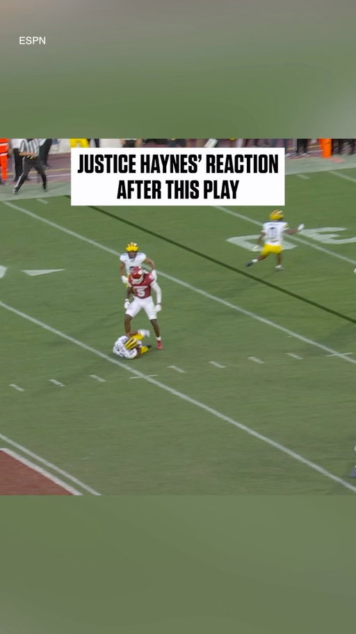 Didn’t even want his teammates’ help 😳

#collegefootball