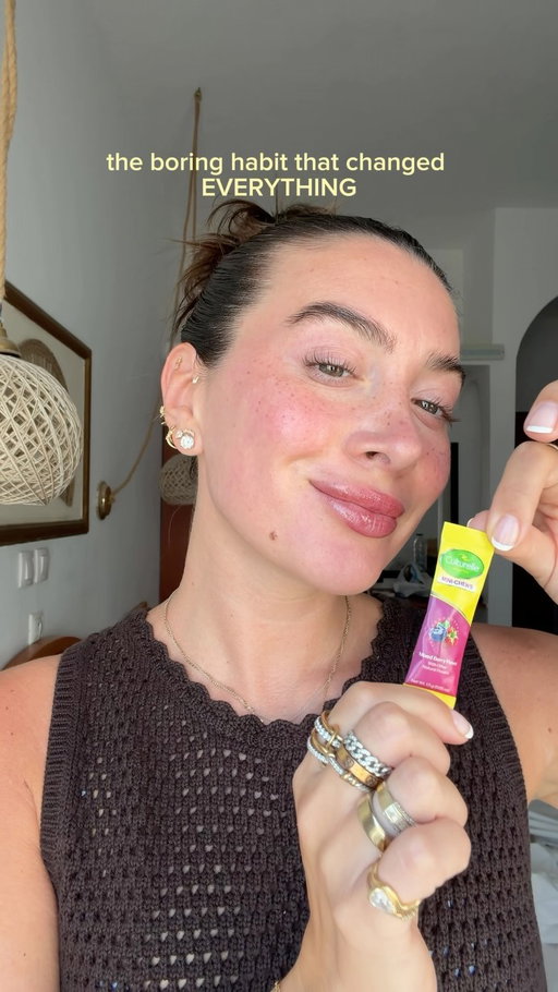 #CulturellePartner In case you missed it, we want boring gut health, not boring lives 🤭 @culturelleprobiotics helps me achieve that💚 #ad #probiotics #minichews #3in1biotics