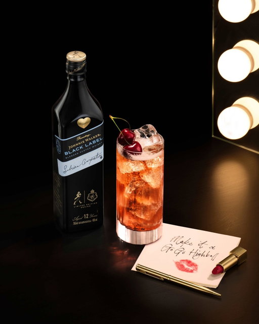 Consider your wishes, granted ✨

The @sabrinacarpenter x Black Label Limited Edition has made its debut in the UK, with Mexico, India, and select markets across Europe and Asia Pacific getting their turn soon.

Drink responsibly | DrinkIQ.com 
#KeepWalking