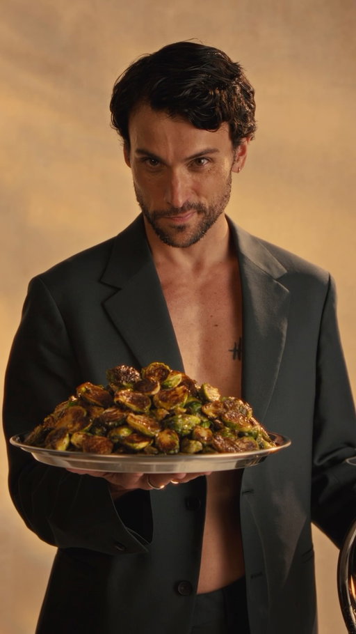 caught you looking. meet fall’s most desirable little green vegetable. edges perfectly caramelized and arriving in a devourable maple glaze. what else would you wear to meet @jackfalahee? fall’s best dressed has arrived at sweetgreen.