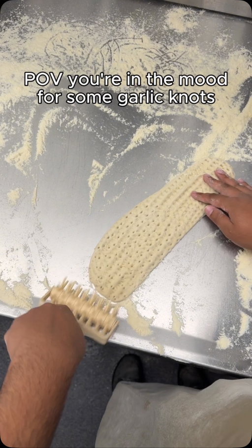 petition to make garlic knots fall from the sky✍️
