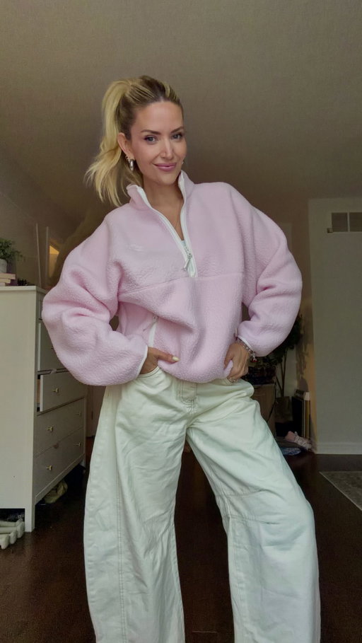 ✍️Prolly little tummy under there

Outfit: https://shopmy.us/collections/7543741