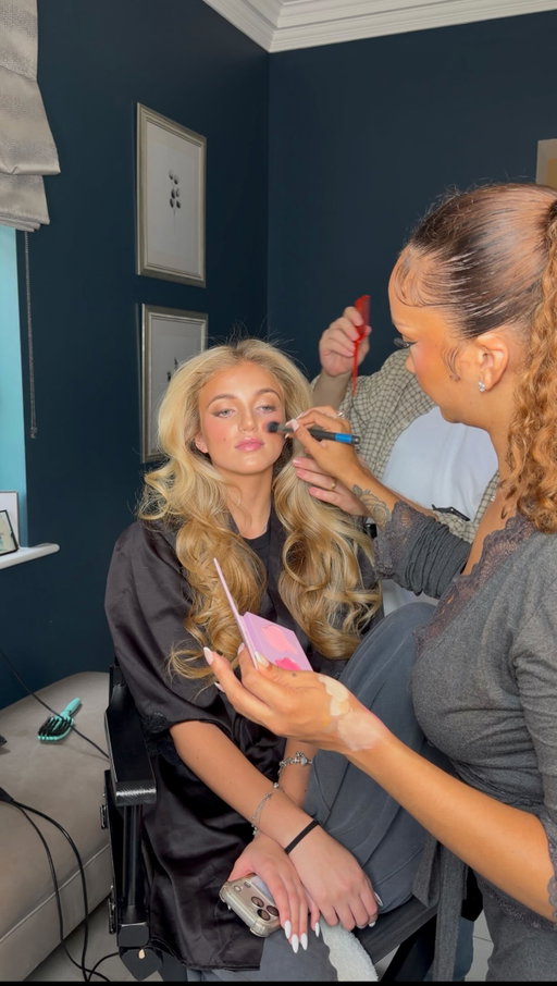 what else would I be using for glam other than @byprincess.x 💁‍♀️

Hair Stylist - @connorscanlonhair 
Makeup Artist - @becbecmc