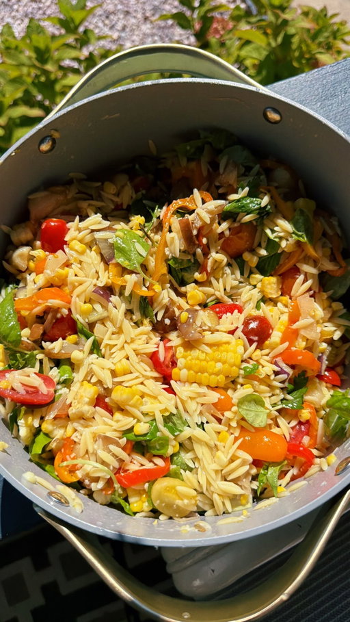 KDM absolutely loves the Coastline! Elated to partner with Crate and Barrel for the launch of their new and exclusive Coastline Collection from Caraway. Full recipe is available on crateandbarrel.com and you can shop the collection, only at Crate @crateandbarrel @caraway_home ! #cratepartner