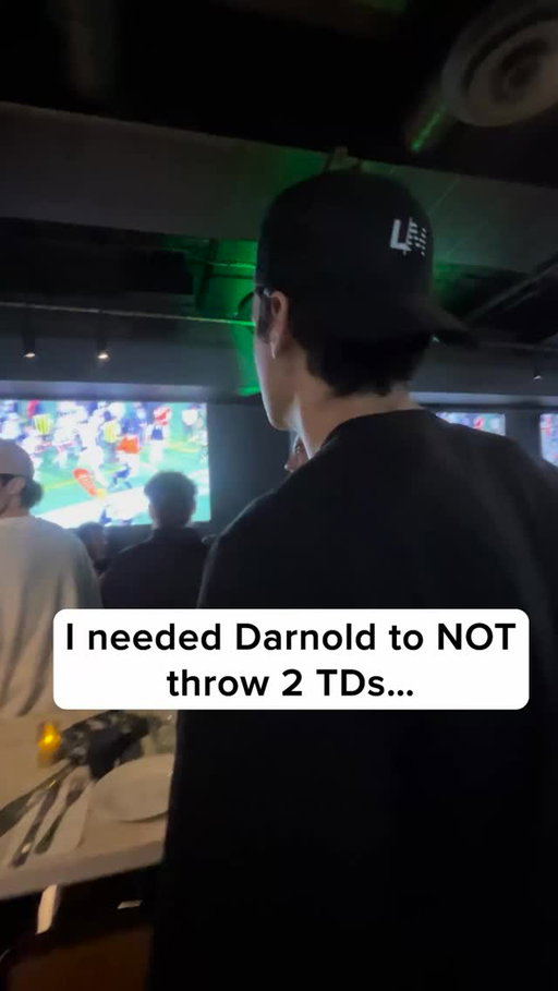 First under of the NFL season hit in the worst way possible

#seahawks #samdarnold