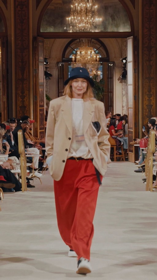 Gigi is back!

Gigi Hadid opening the Tommy Hilfiger Spring 2027 Runway show

#nyfw #tommyhilfiger @gigihadid